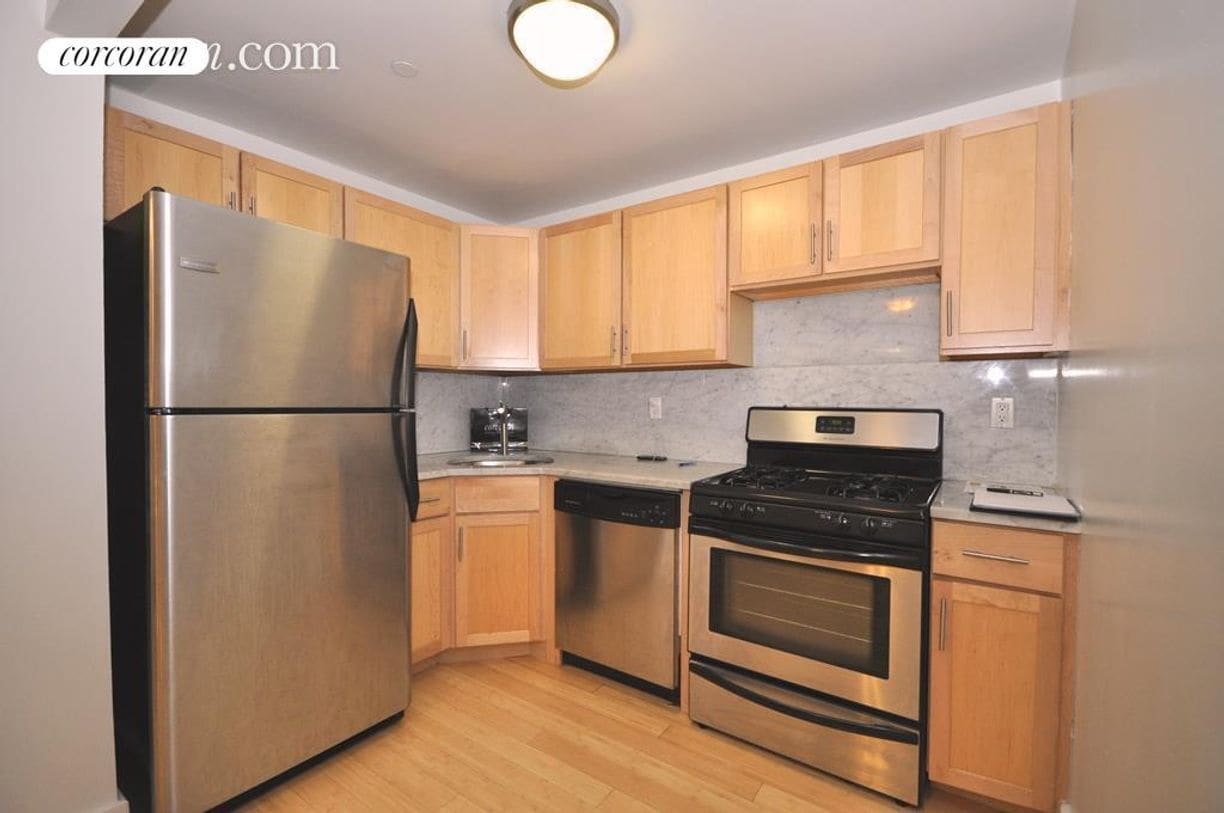 Primary Photo - 1735 Caton Ave