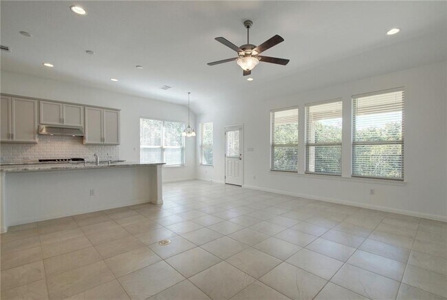 Foto del edificio - 113 Meadow Wood Cv