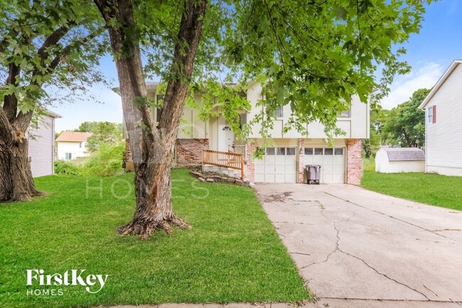 Building Photo - 704 Autumn Dr