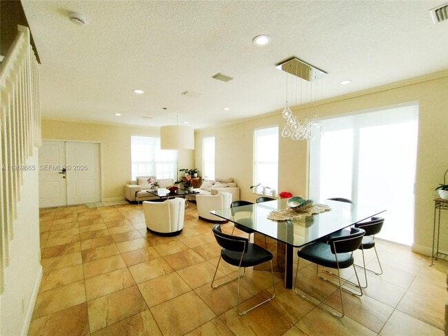 Foto del edificio - 18243 Blue Lake Way