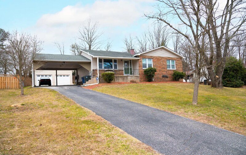 6426 Locust Ln, Sykesville, MD 21784 House Rental in Sykesville, MD