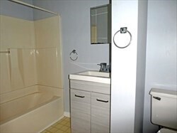 Foto del edificio - 210 N Main St