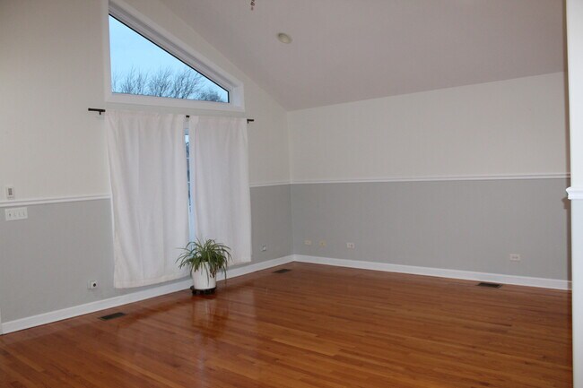 Foto del edificio - 2929 N Rutherford Ave