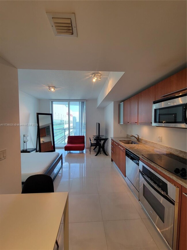 Foto del edificio - 185 SW 7th St