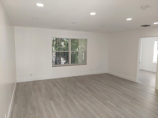 Foto del edificio - 2319 Johnson St