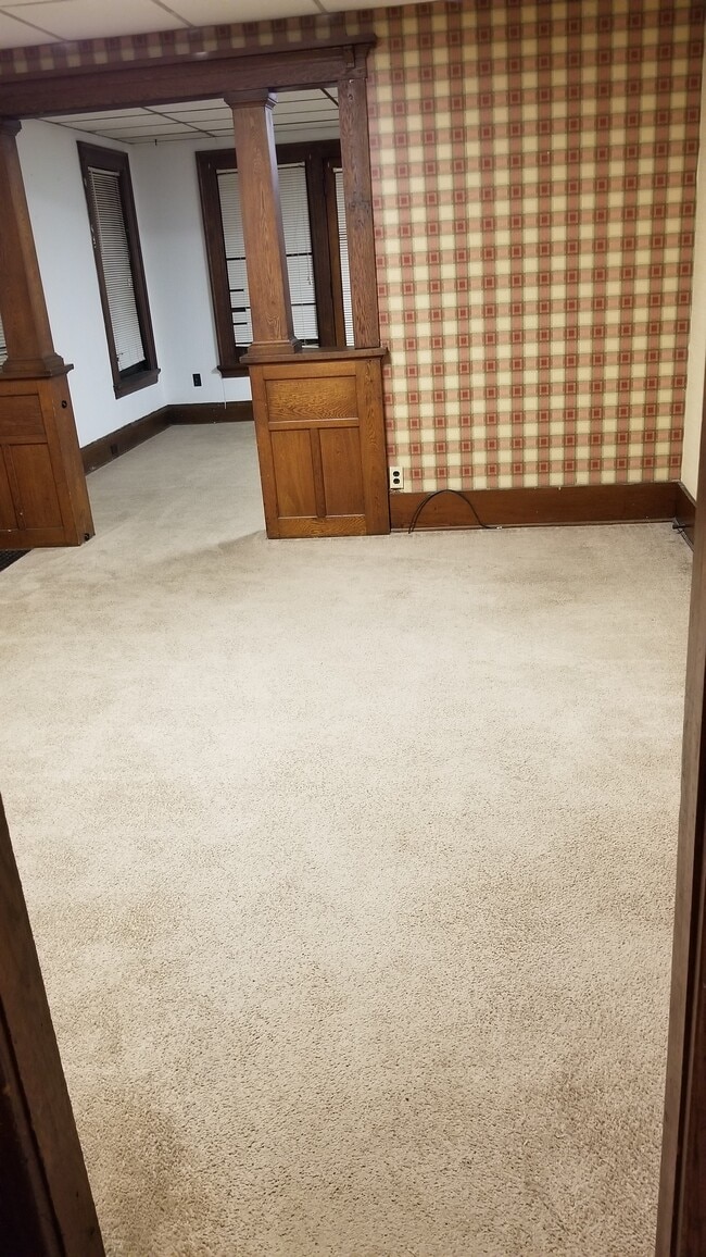 Dining room - 323 Dunn Blvd