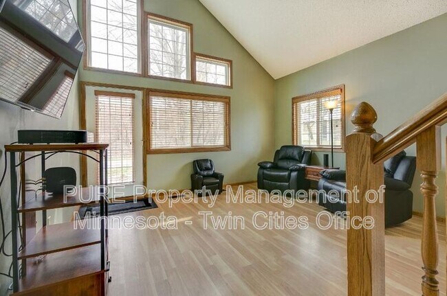 Foto del edificio - 4080 Meadowlark Curve