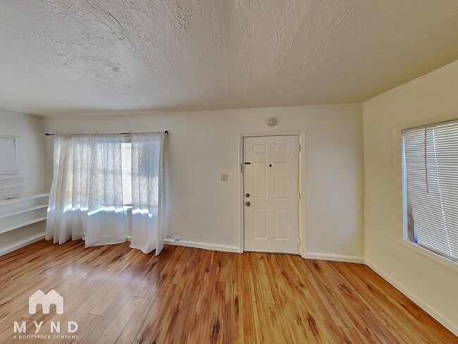 Foto del edificio - 2515 64th Ave