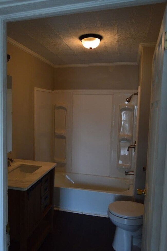Foto del edificio - 3 br, 1.5 bath House - 704 Clover st