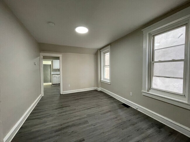 Foto del edificio - Spacious 3 Bedroom 2 Bath in Darby