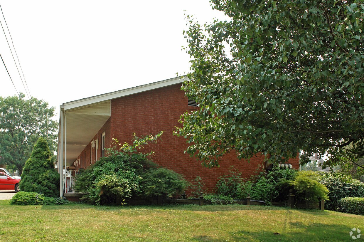 Building Photo - 2300 Louisiana Ave