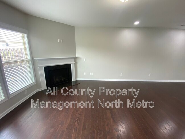 Building Photo - 1640 Putnam Pl