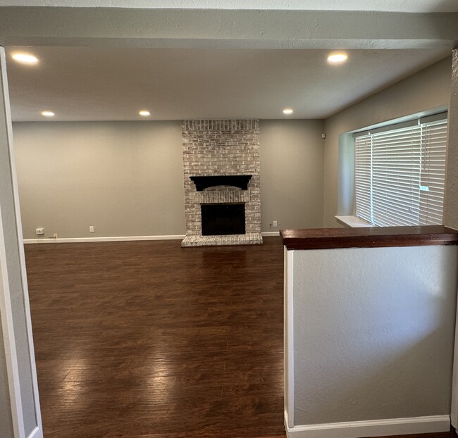 Foto del edificio - 4825 Rockland Way