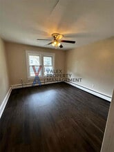 Building Photo - 531 N Bromley Ave