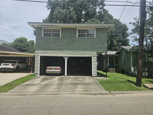 Building Photo - 406 Wilson St