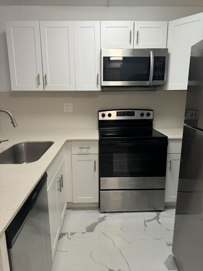 Foto del edificio - 2771 Riverside Dr