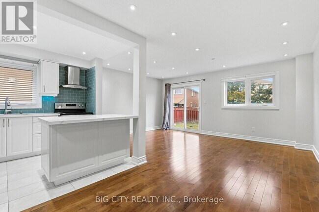 Photo du bâtiment - 5487 Cosmic Crescent