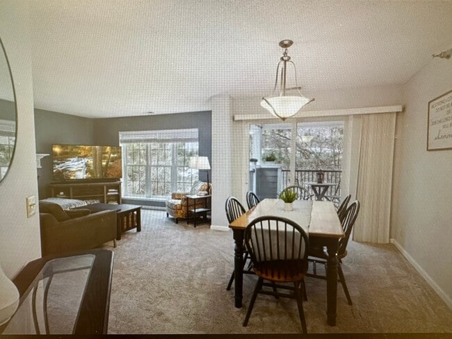 Building Photo - 5970 Chasewood Pkwy