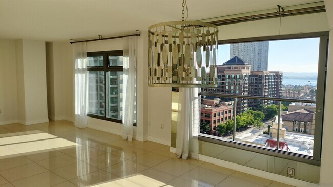 Foto del edificio - 645 Front St