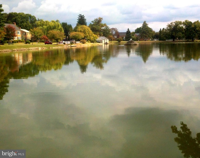 Foto del edificio - 750 Carroll Pkwy