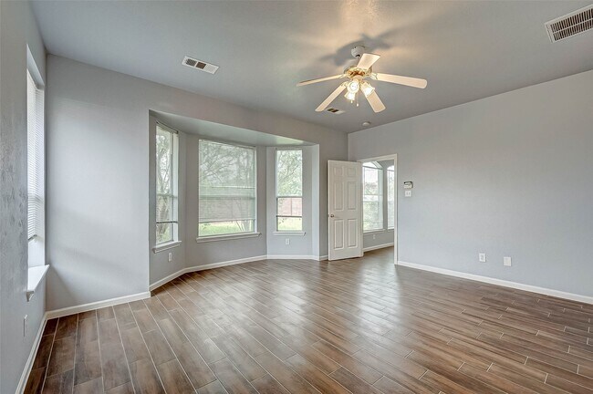 Foto del edificio - 3306 Stratford Pointe Dr