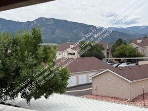 Building Photo - 3810 Strawberry Field Grove