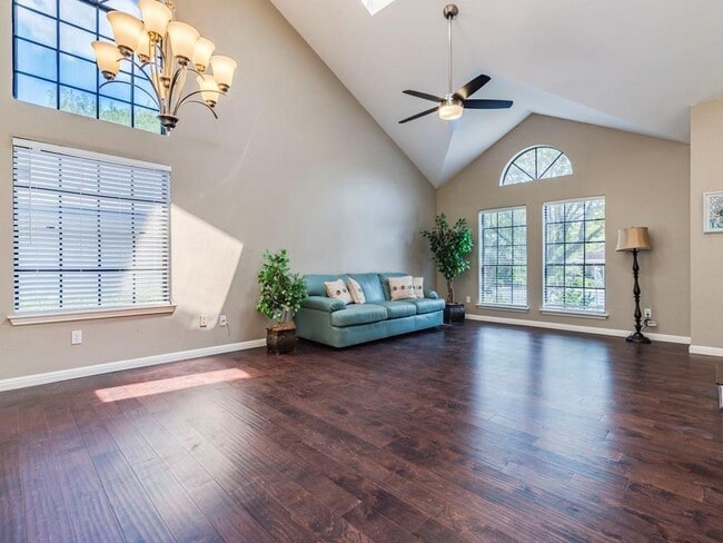 Building Photo - 12328 Thompkins Dr