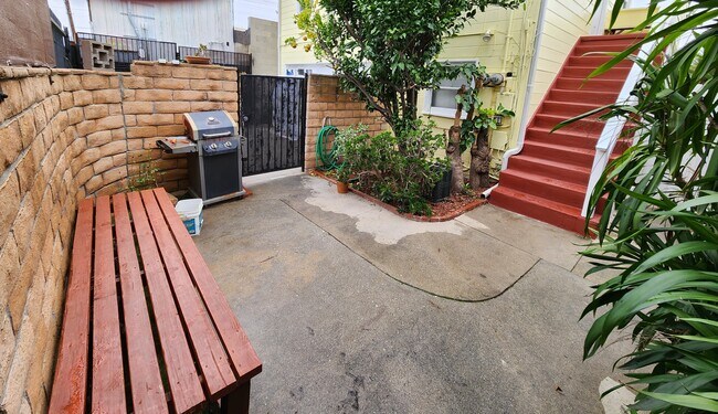 Foto del edificio - 947 Victoria Ave