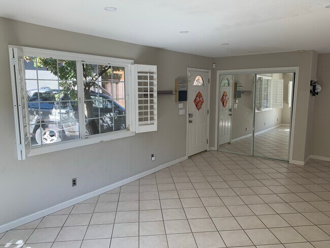 Living Room, Entry - 17929 Ida Dr