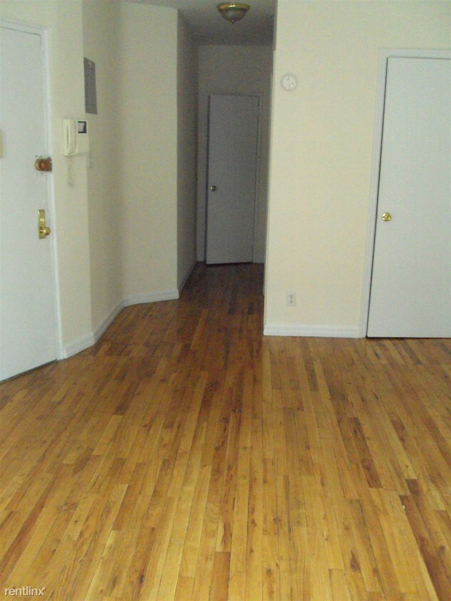 Building Photo - 514 E 84th St