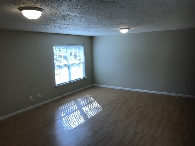 Building Photo - 205 Bayberry Lane