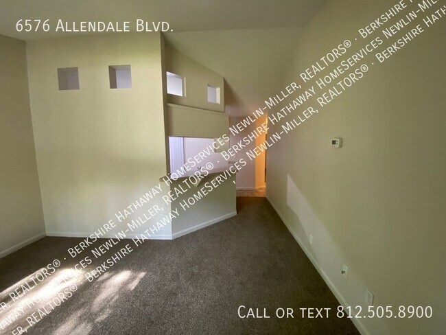 Building Photo - 2 Bedroom Garden Home - Allendale Boulevar...