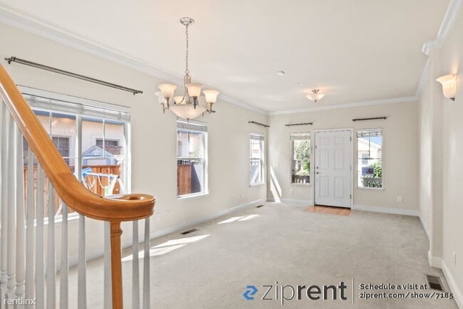 Building Photo - 4 br, 2.5 bath House - 37625 Central Cove ...
