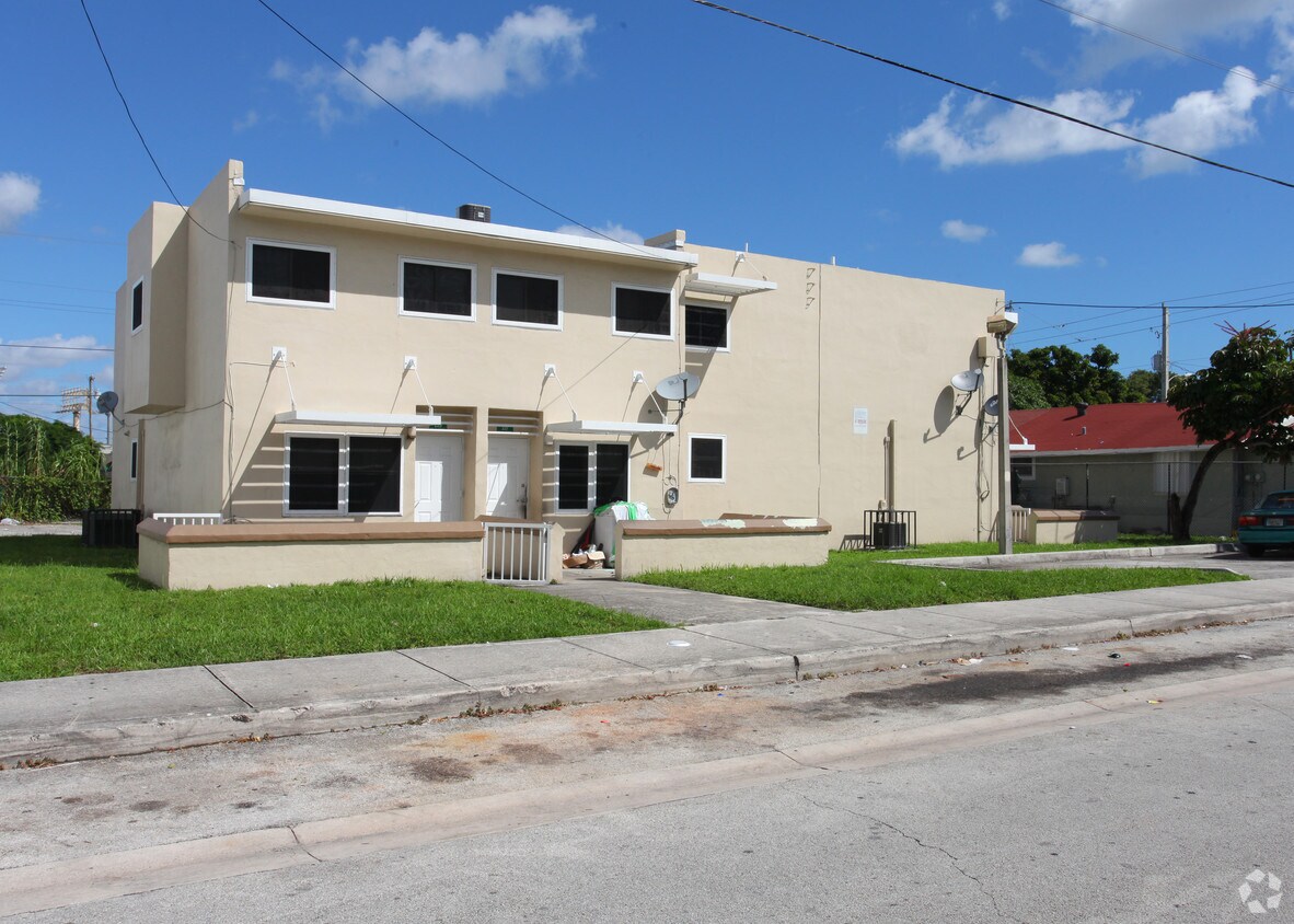 Building Photo - 219 NW 35th St