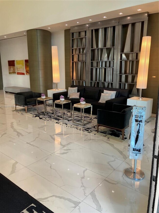 Foto del edificio - 17111 Biscayne Blvd
