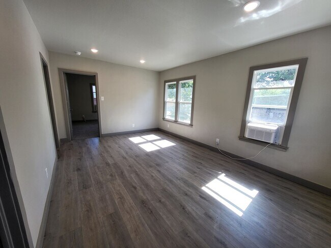 Foto del edificio - Completely Remodeled and Ready for Move-In