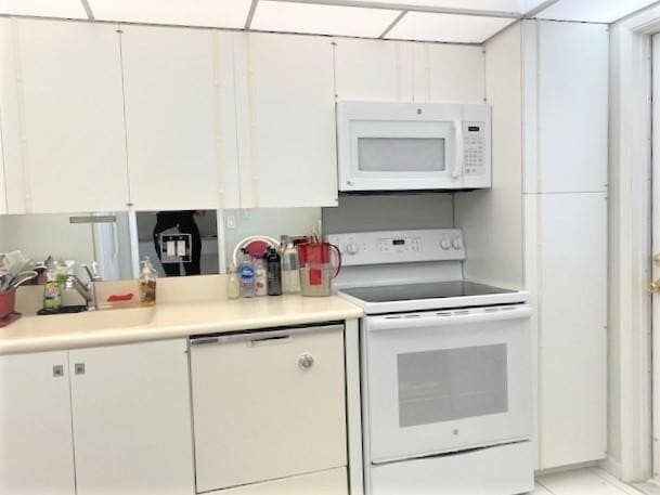 Building Photo - 2671 S Course Dr