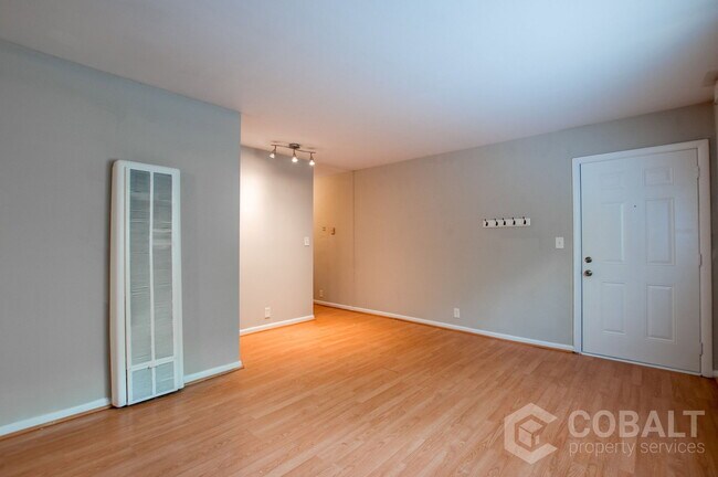 Foto del edificio - 905 Greenwood Ave NE