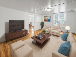 Building Photo - 230 King St