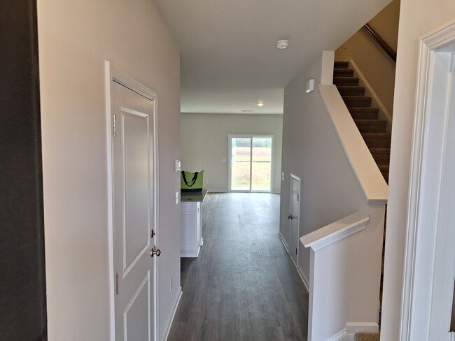 Foto del edificio - Remarkable 3 bd and 2.5 ba Townhome with G...