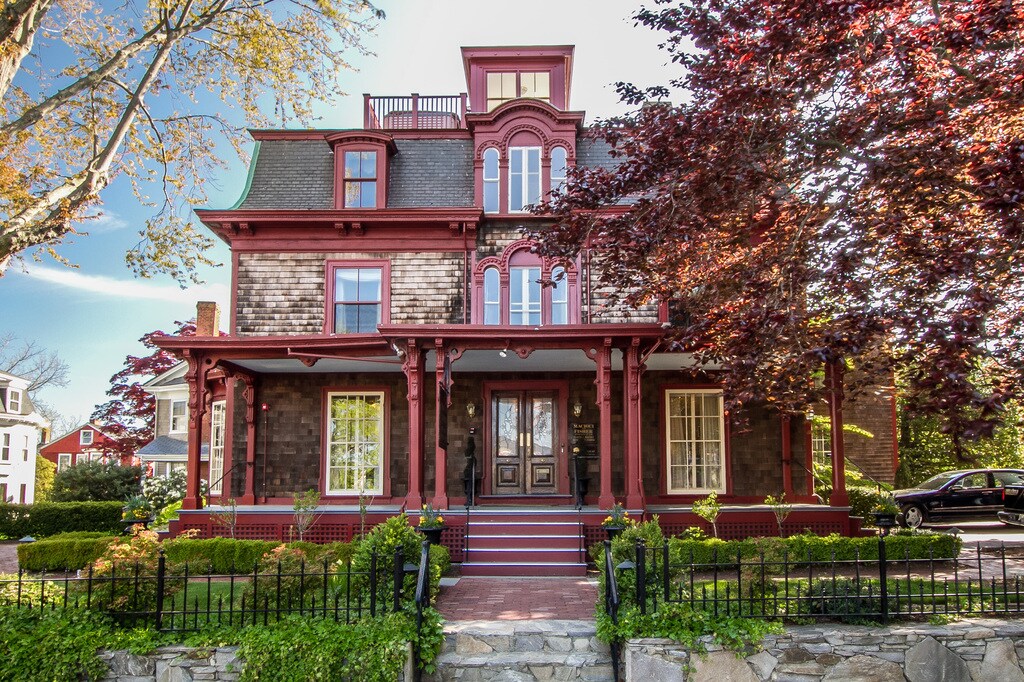 Primary Photo - 130 Touro St