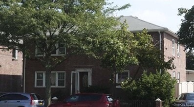 Building Photo - 86-07 Little Neck Pkwy