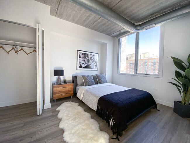 Foto del edificio - 736 W Sheridan Rd