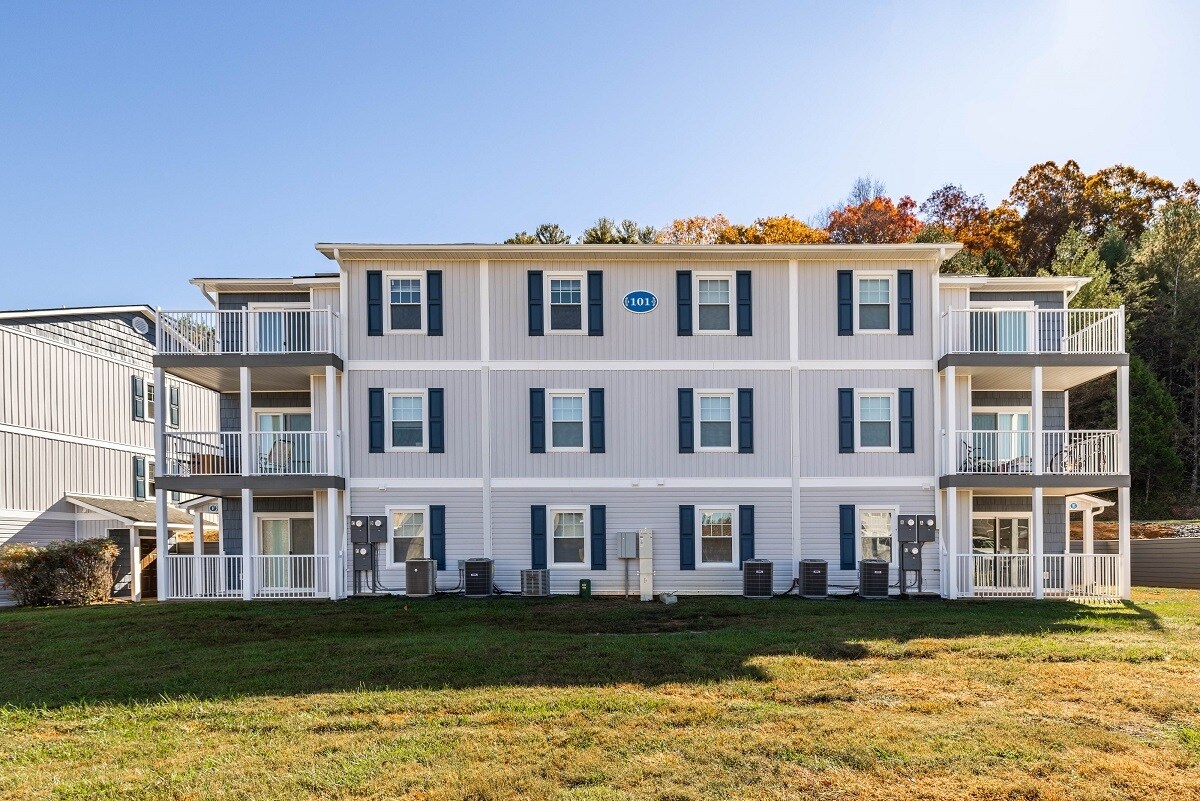 Riverview Apartments 109 Club Dr NC