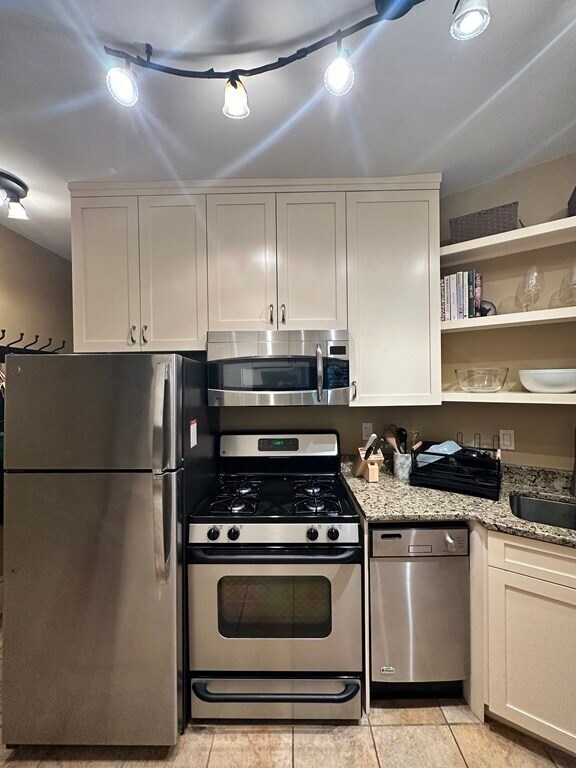 Foto principal - 76 Revere St