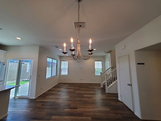 Building Photo - Beautiful 3B/2.5BA Home w/ Turf Backyard!