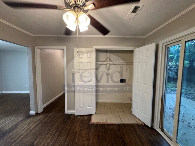 Foto del edificio - 4572 Verne Rd