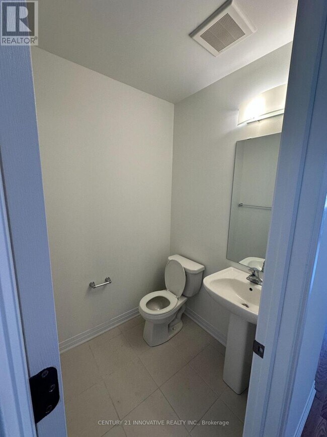 Building Photo - 202 Port Cres
