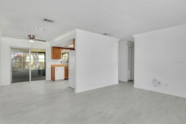 Foto del edificio - 6449 Eve St