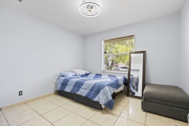 Building Photo - 3 br, 2 bath House - 1651 Suwanee Dr